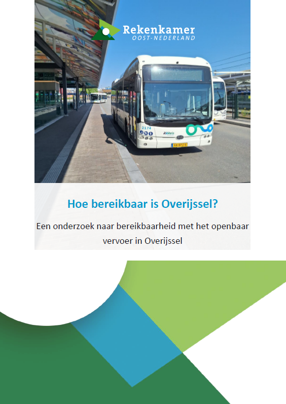 Bus staat te wachten bij station