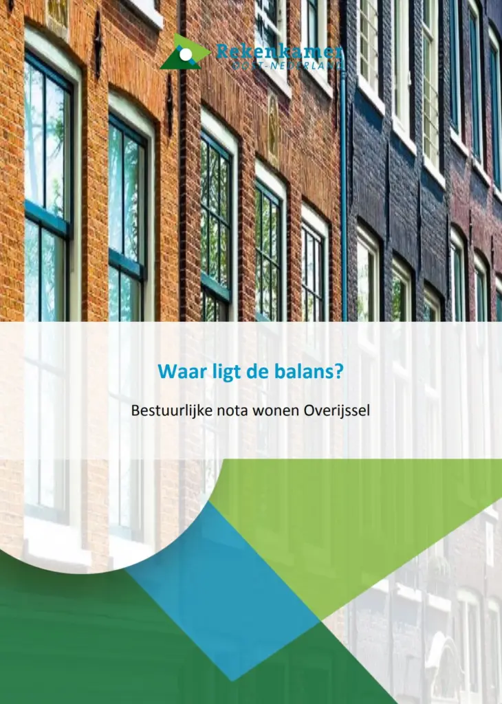 Omslagafbeelding woonbeleid provincie Overijssel. Titel: Wonen, waar staat de provincie voor? Foto een gevel met bakstenen en glas.